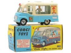 CORGI TOYS (GB) (1)