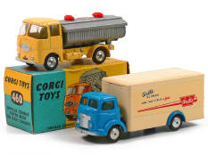 CORGI TOYS (GB) (2)