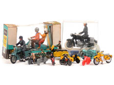 DIVERS (13)