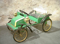 VOITURE A PEDALES (1)