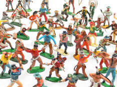 FIGURINES DIVERSES (139)