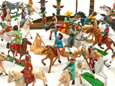 FIGURINES DIVERSES (66)