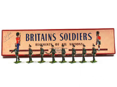 BRITAINS (GB) (8)