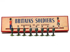 BRITAINS (GB) (8)