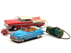 MODERN TOYS & DIVERS (2)