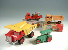 DINKY TOYS (GB) (4)