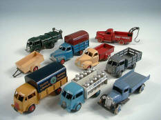 DINKY TOYS (9)