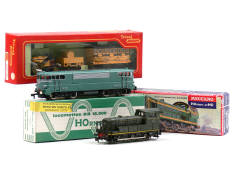 HORNBY 'HO' & TRI-ANG 'HO' (3)