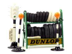 DINKY TOYS (GB) (4)