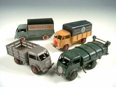 DINKY TOYS (FRANCE) (4)