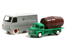 SCALE TOYS & BOURBON (2)