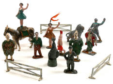 FIGURINES DIVERSES (15)