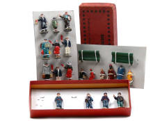 DINKY TOYS & FIGURINES en plomb (18)