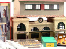 TRI-ANG 'HO' & DIVERS (9)