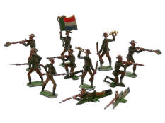 FIGURINES DIVERSES (12)