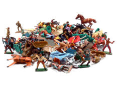 FIGURINES DIVERSES (1)