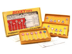 DINKY TOYS (FRANCE) (4)
