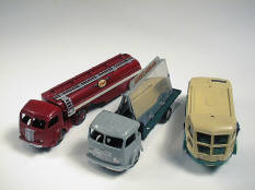 DINKY TOYS (FRANCE) (3)