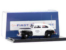 FIRST RESPONSE REPLICAS (USA) (1)