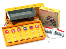 DINKY TOYS (3)