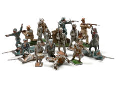 FIGURINES DIVERSES (20)