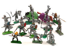 FIGURINES DIVERSES (39)