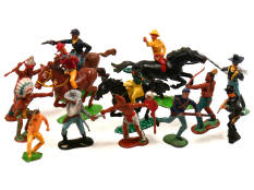 FIGURINES DIVERSES (46)