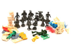 FIGURINES DIVERSES (75)