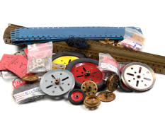 MECCANO (1)