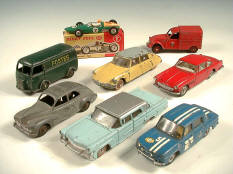 DINKY TOYS (8)