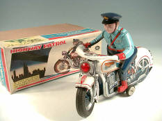 MODERN TOYS (JAPAN) (1)