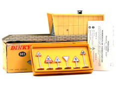 DINKY TOYS (FRANCE) (2)
