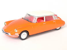 UNIVERSAL HOBBIES (CHINE) (1)