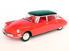 UNIVERSAL HOBBIES (CHINE) (1)