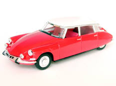 UNIVERSAL HOBBIES (CHINE) (1)