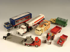 CORGI TOYS (GB) (8)