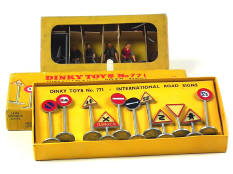 DINKY TOYS (GB) (2)