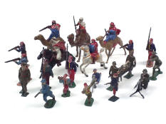 FIGURINES en plomb creux (22)