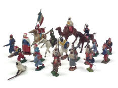 FIGURINES en plomb creux (20)