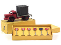 DINKY TOYS (FRANCE) (2)