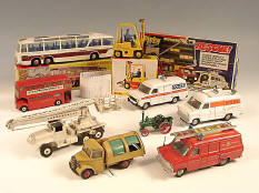 DINKY TOYS & MATCHBOX - MODELS OF YESTERYEAR (9)