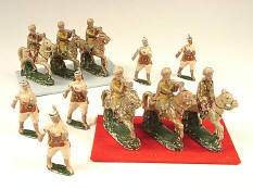 FIGURINES DIVERS (2)