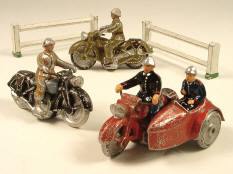 FIGURINES en fonte d'aluminium (1)