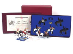 BRITAINS (GB) (16)
