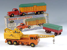 DINKY TOYS DIVERS (3)
