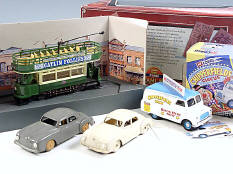 CORGI TOYS & MINIALUXE (4)