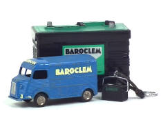 DINKY TOYS & DIVERS (3)