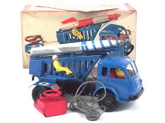C.I.J. (FRANCE) (1)