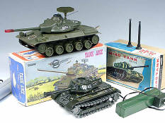 JOUSTRA & MODERN TOYS (2)