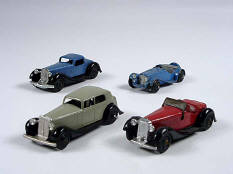 DINKY TOYS (GB) (4)